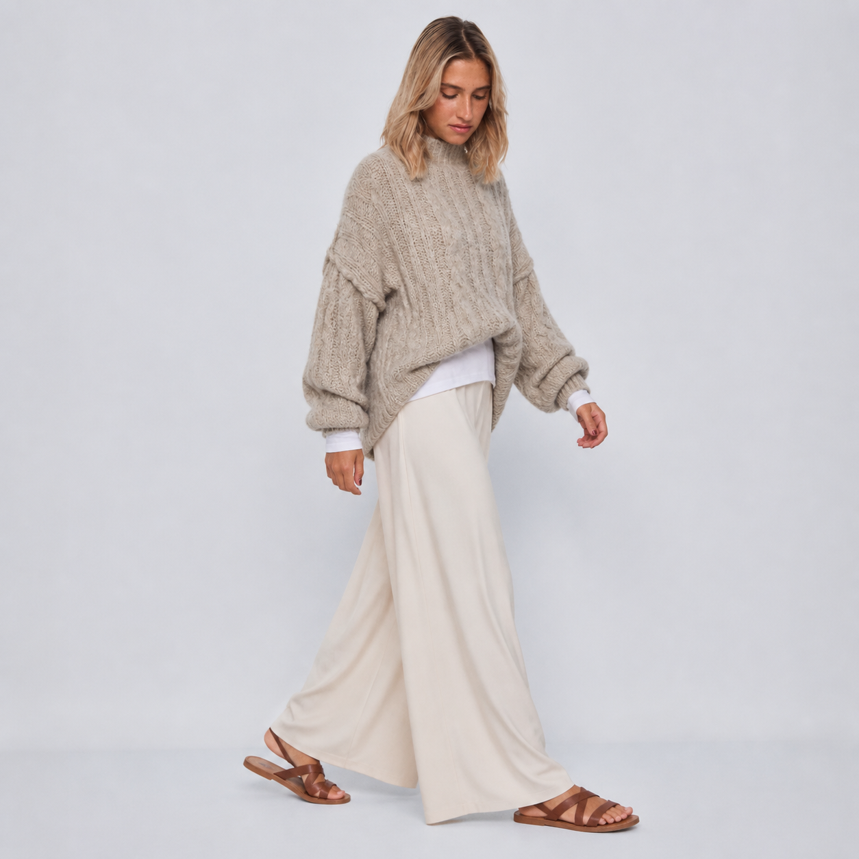 Beige sweater in chunky knit Tsniout - product photo 3